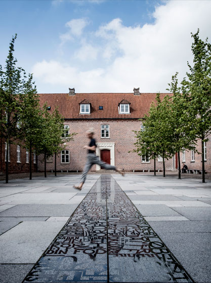 Skolegårdskunstværk indviet ved Ribe Katedralskole